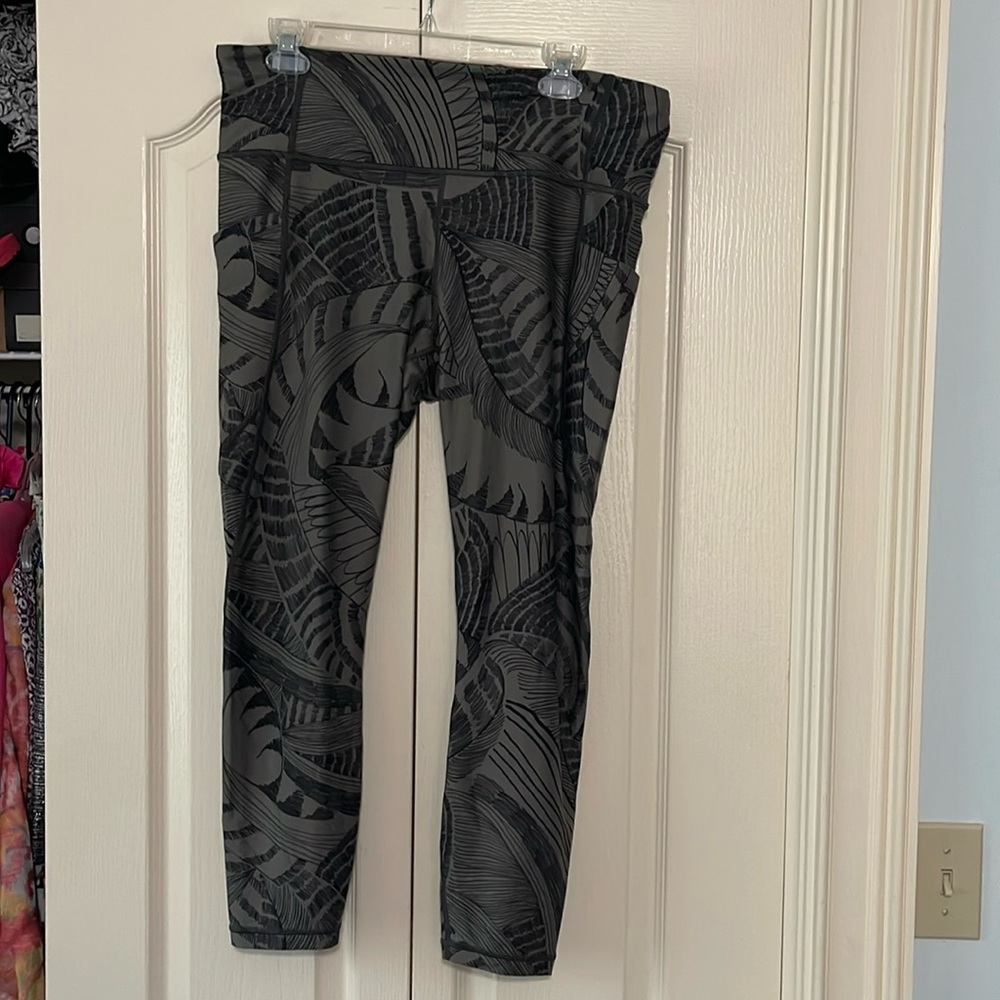SALUTATION ZUMA STASH POCKET 7/8 TIGHT IN POWERVITA™